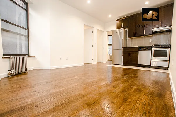 Rented by Jonis Realty | media 1