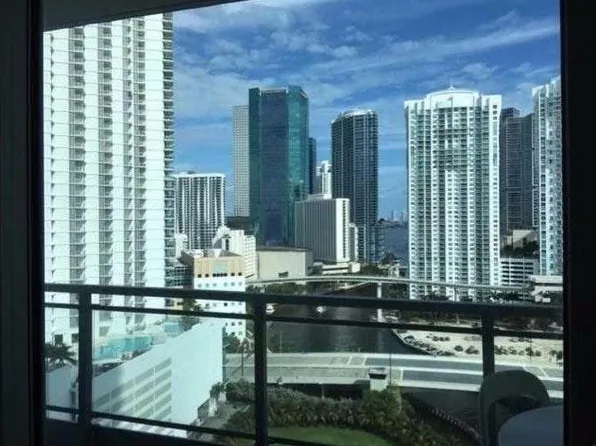 92 SW 3rd St APT 1810, Miami, FL 33130