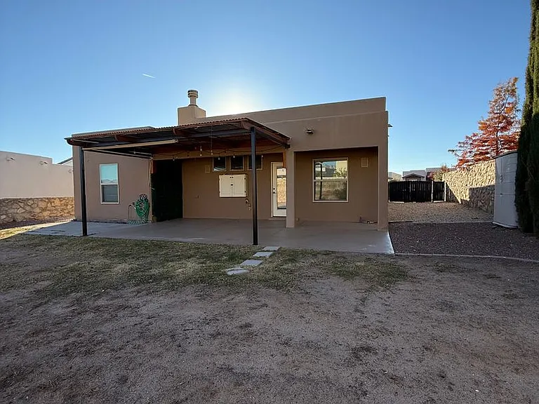 2043 Villa Napoli Loop E — Photo 38