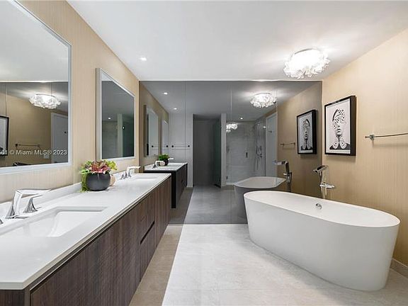 5th image of 488 NE 18th St #508