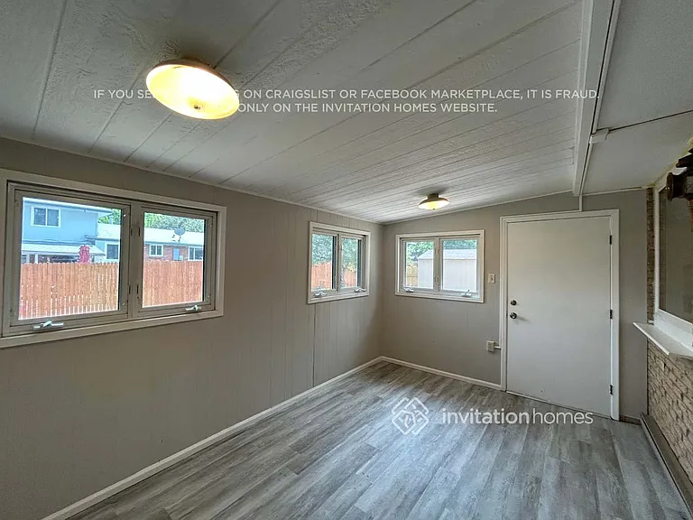 8866 W Asbury Dr — Photo 6