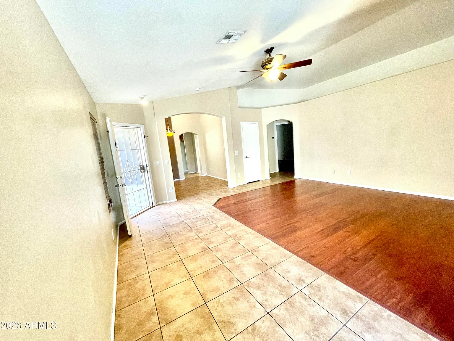 3 bed, 2.0 bath, 1564 sqft, $2,400 — Photo 4