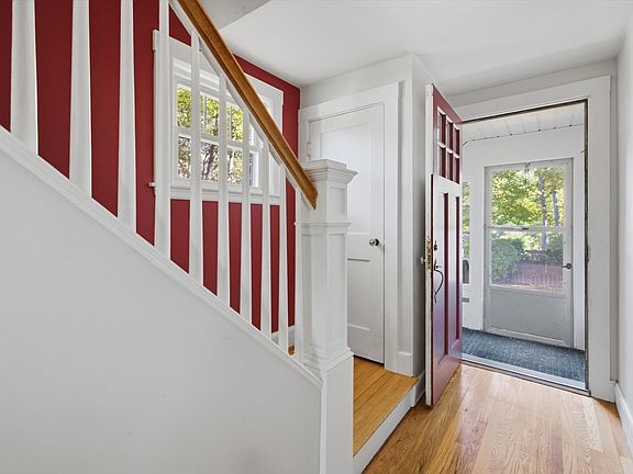 4th image of 36 Pine St