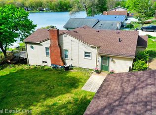 5177 Mattawa Dr, Clarkston, MI 48348