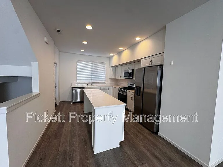 10001 Kings Landing Ave NW — Photo 6