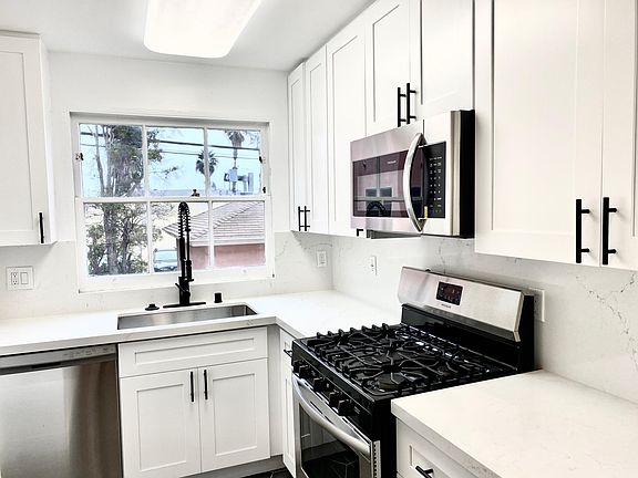 3rd image of 1132 Princeton St #4