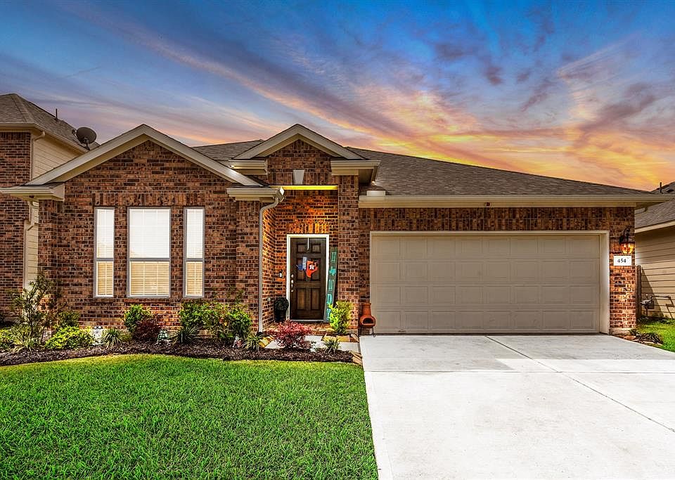 1st image of 454 Forest Village Cir