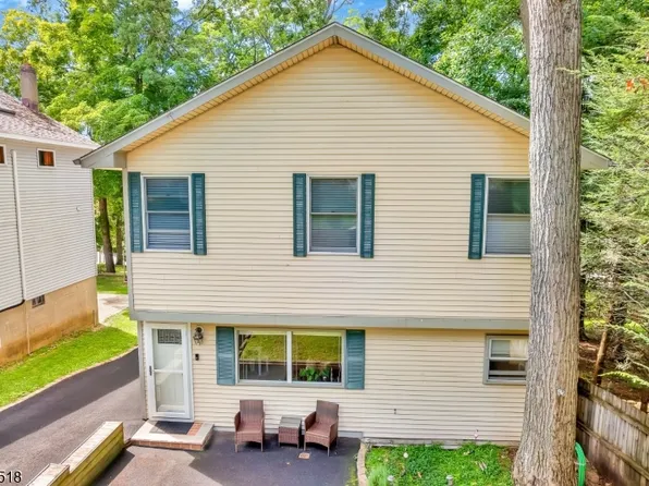 92 New York Ave, Jefferson Twp., NJ 07849