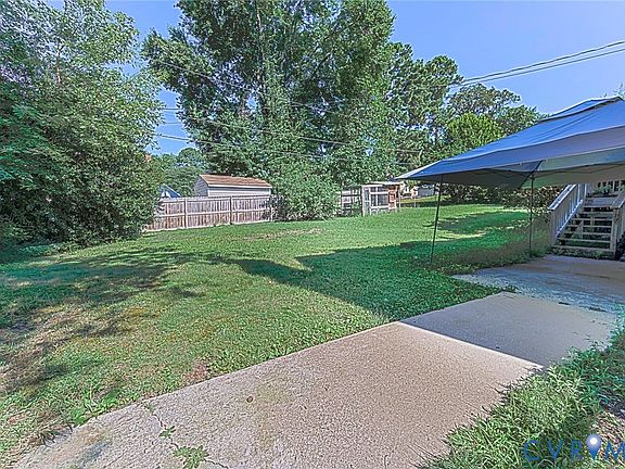 3rd image of 124 Northfield Ln