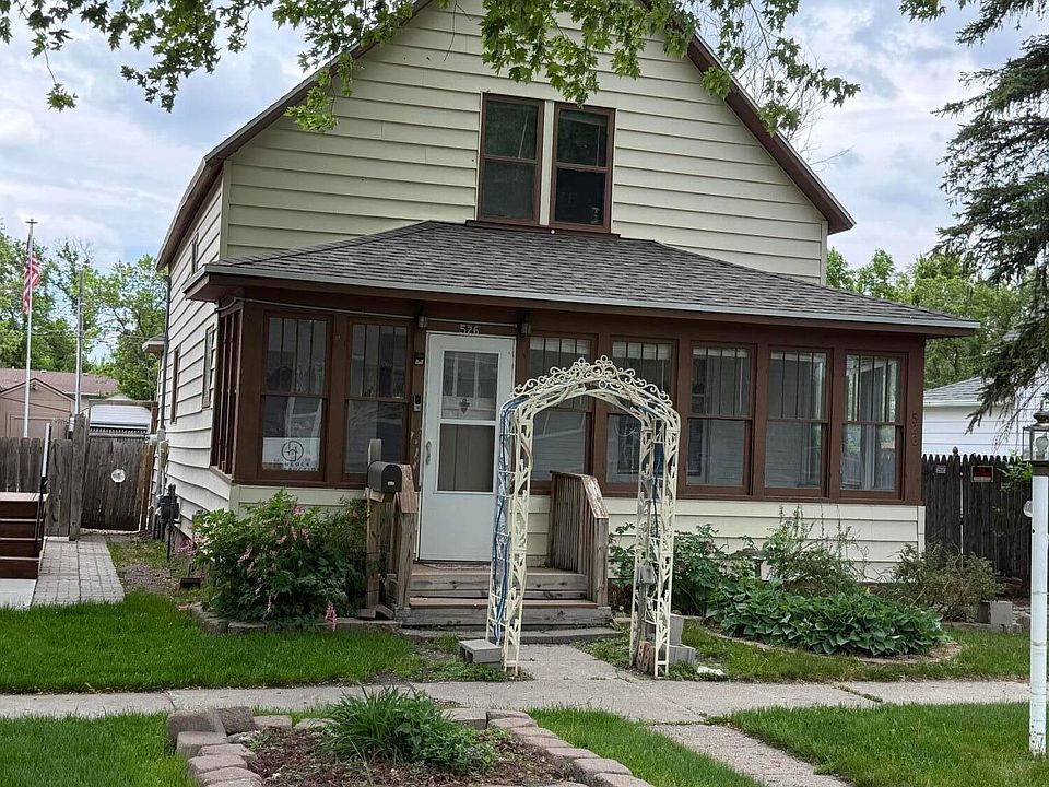 1st image of 526 3rd St SW