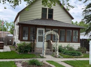 526 3rd St SW, Jamestown, ND 58401