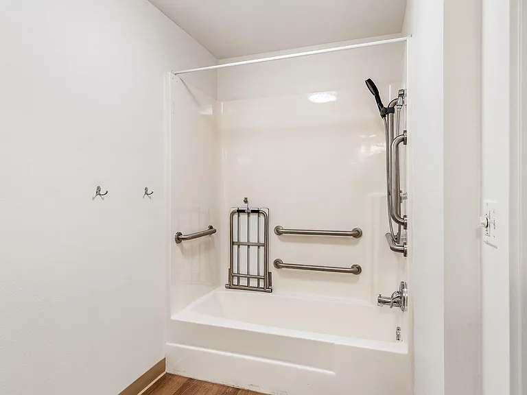 Radian Apartments — Photo 25