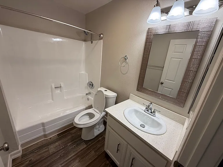 Spacious 2 Bedroom Apartments at The Courtyards in El Cajon — Photo 20