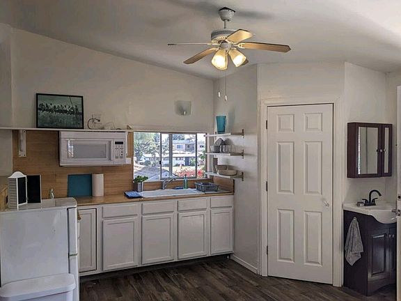 4th image of 2158 Balboa Ave APT B