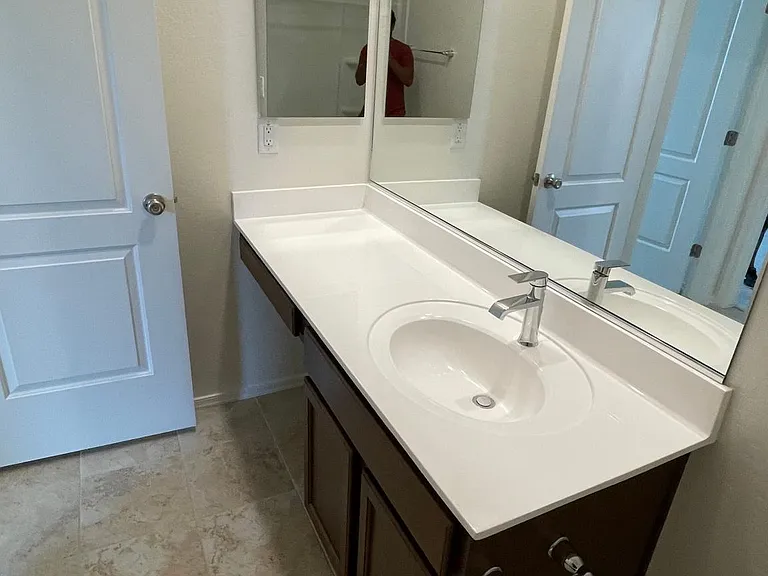 2nd bath room