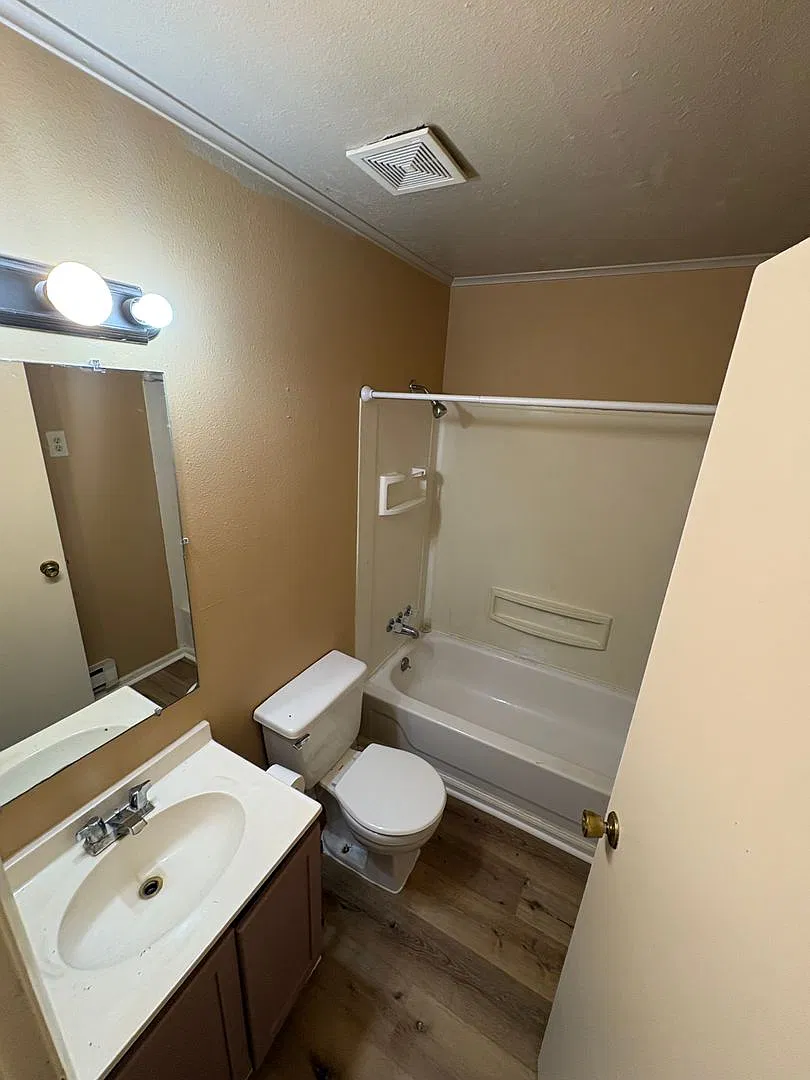 Newly renovated 2 bed / 1 bath in Dunlap $1,150. Washer and dryer included. — Photo 4