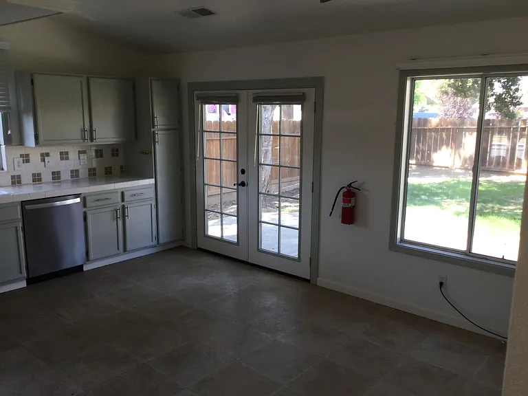 627 Lady Slipper Ln — Photo 16