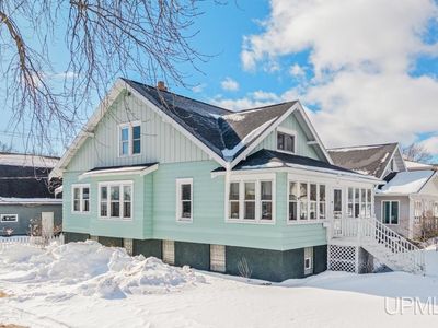 1103 Minnesota Ave, Gladstone, MI, 49837