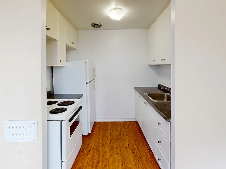 285 Loretta Ave S — Photo 29
