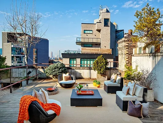 Sold by Sotheby's International Realty | media 21