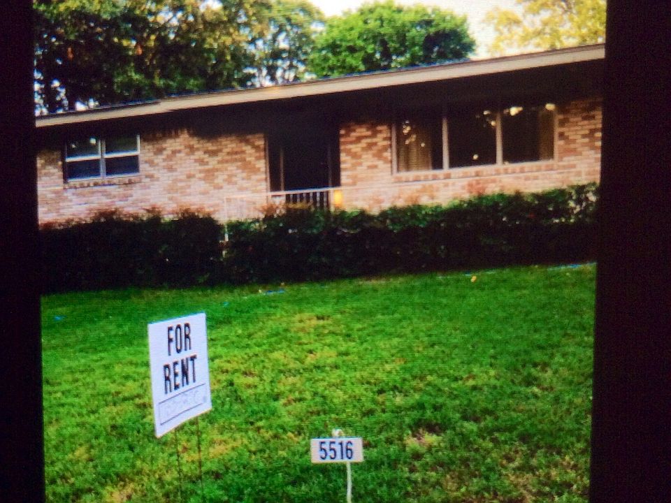 Beautiful Buff Brick with enclosed carport area