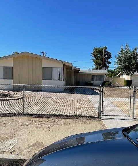 41611 Marine Dr — Photo 2
