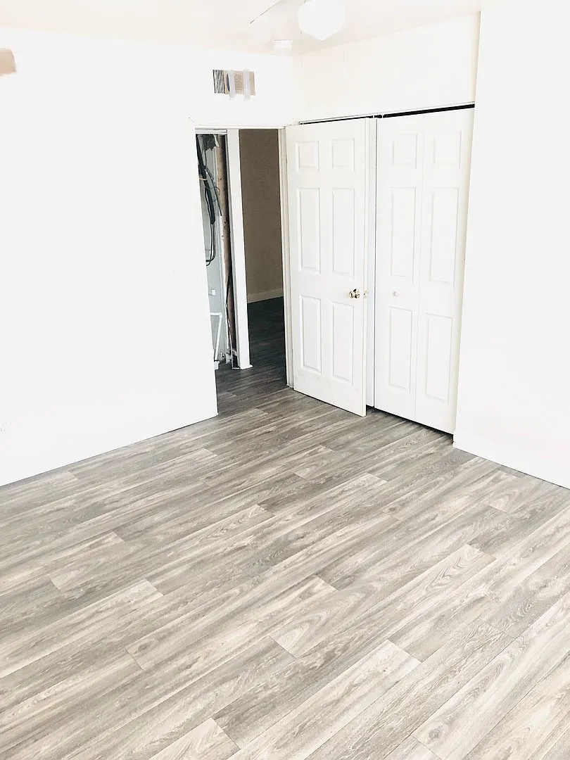 1744 Lyle Avenue — Photo 2
