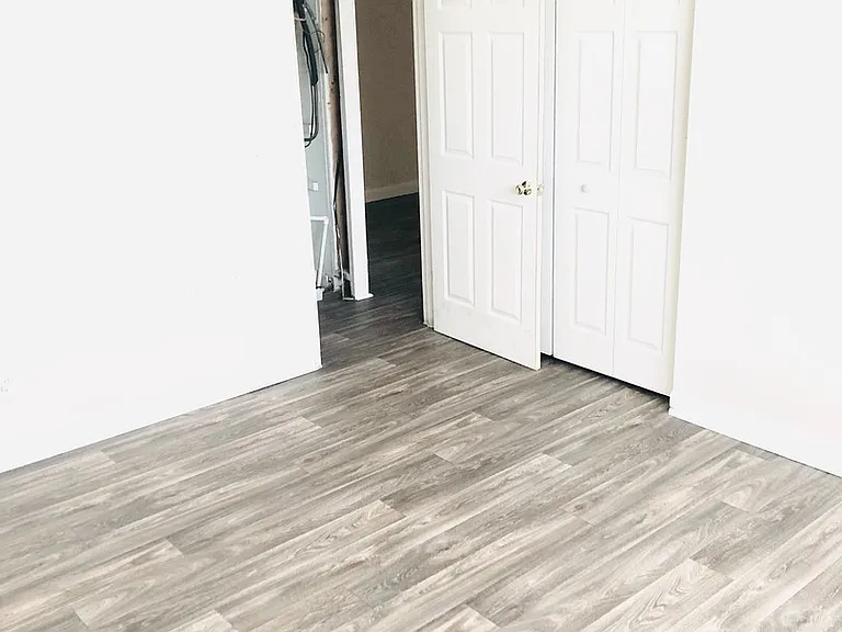 1744 Lyle Ave — Photo 10