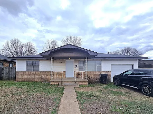 515 N 4th St, Watonga, OK 73772