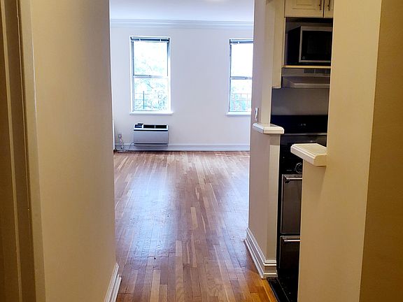 4th image of 1680 York Ave APT 3G