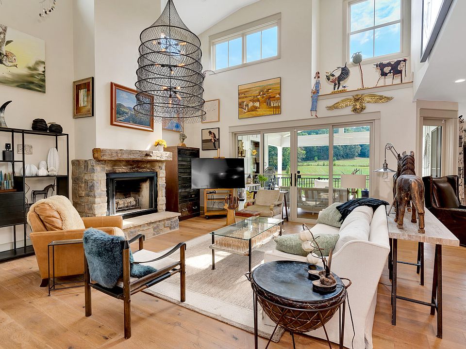 7th image of this home