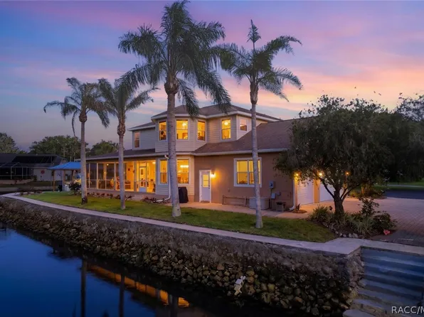 939 SE 3rd Ave, Crystal River, FL 34429
