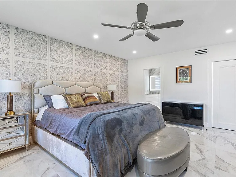 207 Royal Palm Dr — Photo 39