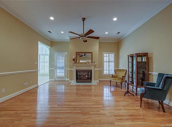 2nd image of 2979 Heritage Commons Ln