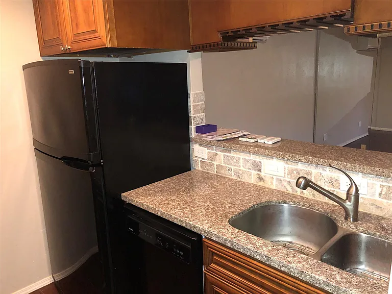 2507 Montrose Blvd #5 — Photo 11