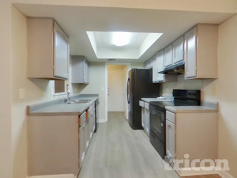 7527 Ledgebrook Dr — Photo 7