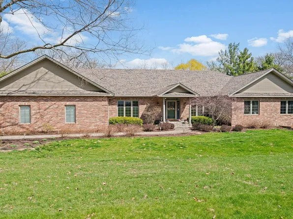 7676 Forest Way, Roscoe, IL 61073