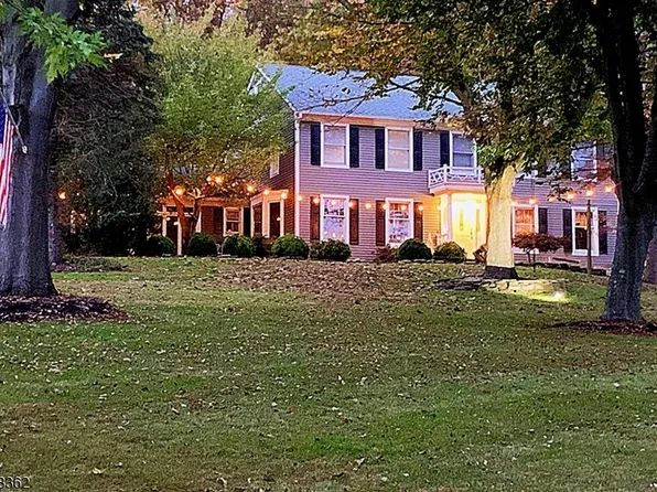 6 Fawn Ridge Rd, Clinton Twp., NJ 08833