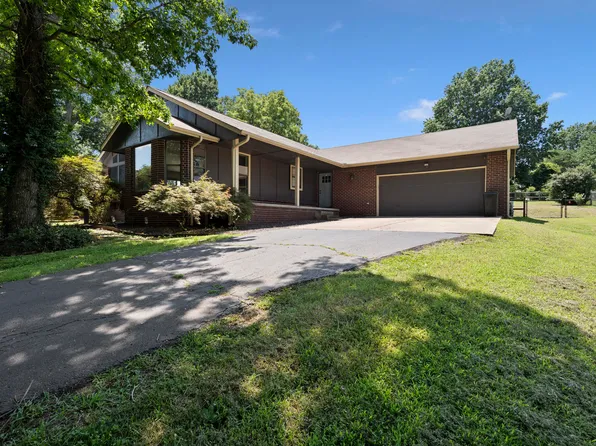 1438 Melody Ln, Grove, OK 74344