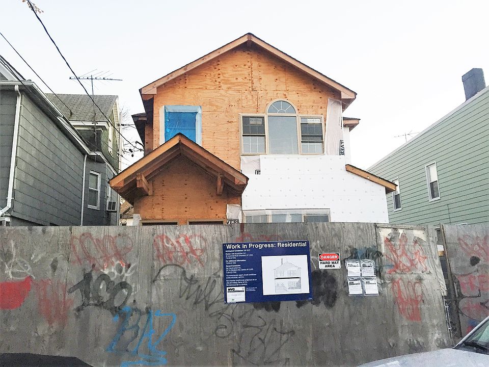 1st image of 10455 89ave