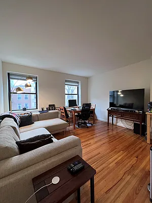 Rented by City Connections Realty | media 10