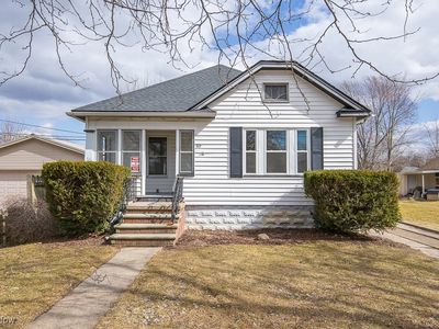 319 Hayes Ave, Elyria, OH, 44035