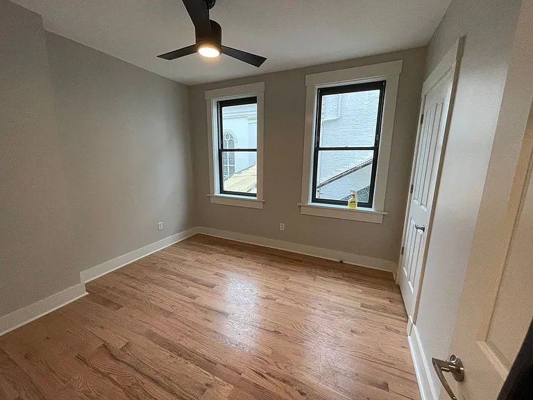1223-1245 Main Street — Photo 7