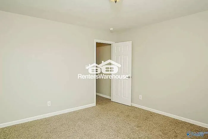 3 bed, 3.0 bath, 3375 sqft, $2,049 — Photo 4