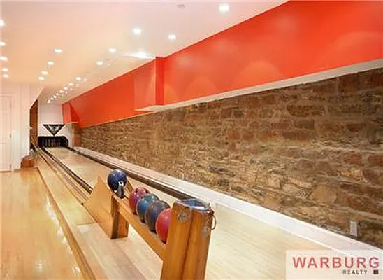 Rented by Warburg | media 6