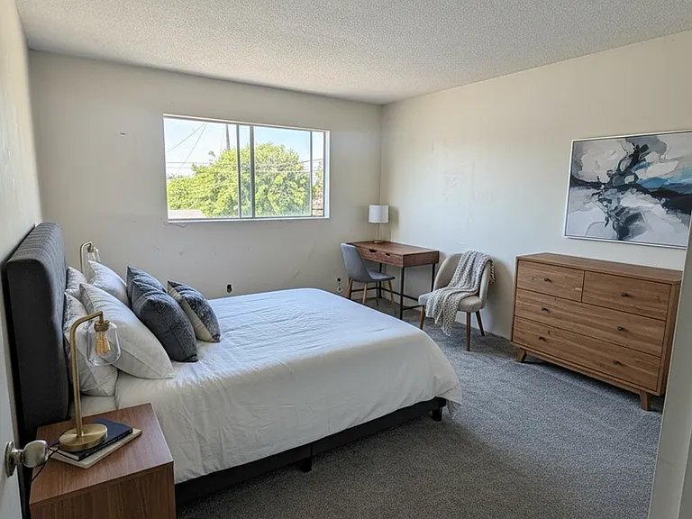 34th Street Apartments — Photo 12