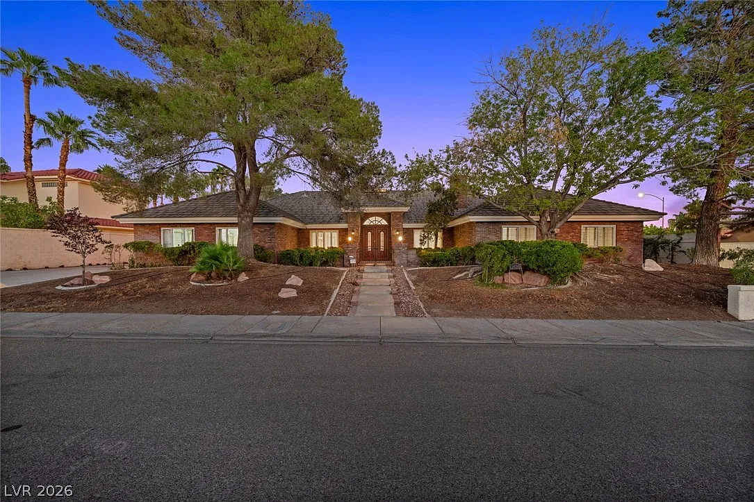3 bed, 5.0 bath, 3847 sqft, $7,250 — Photo 1