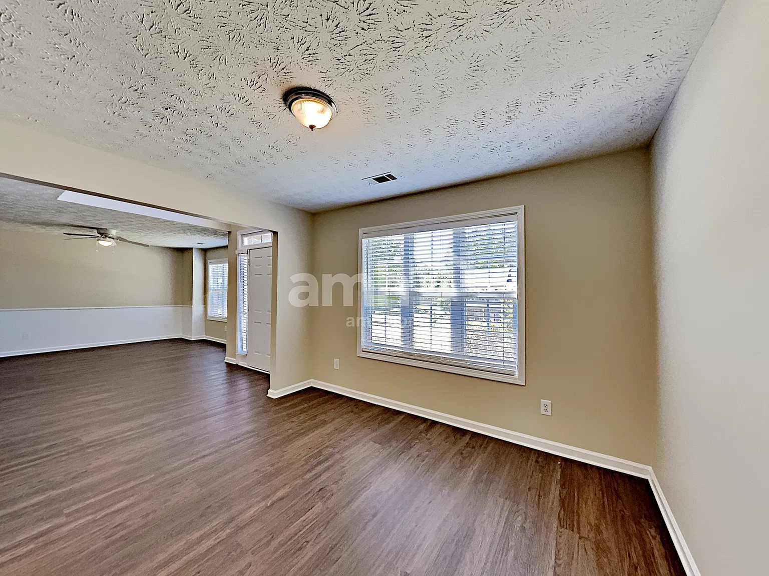 3 bed, 2.5 bath, 2227 sqft, $2,230 — Photo 4