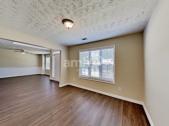 4th image of 400 Camella Cir