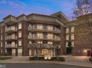 1201 N Nash St APT 102, Arlington, VA 22209